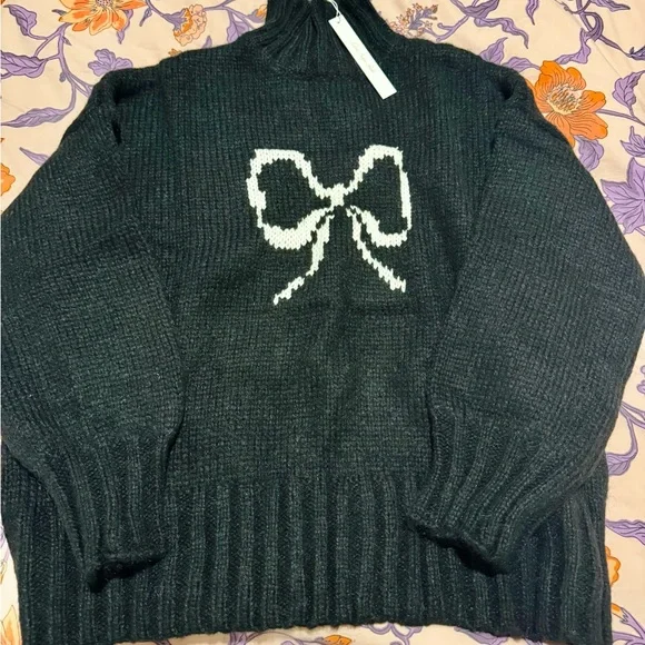 Lisa Says Gah Black Bow Sweater - Picture 2 of 3